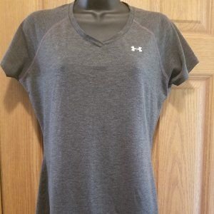 Under Armour Short Sleeve V-Neck Tee Shirt EUC!